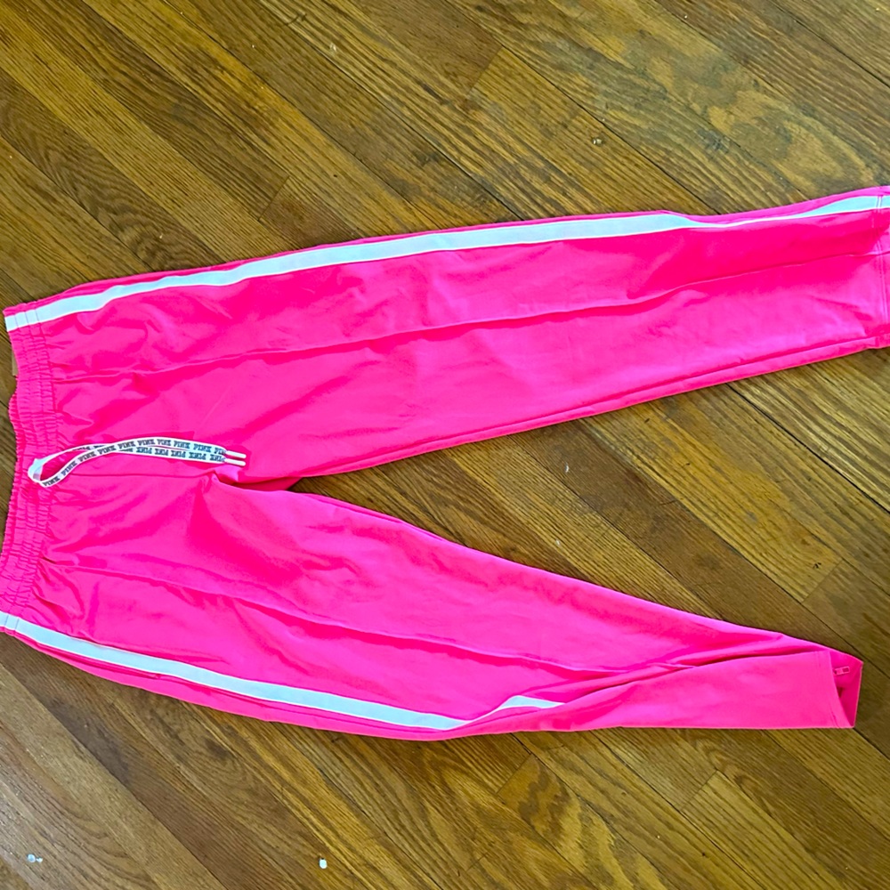 Vs pink track pant NWT MED